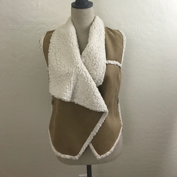 Mod Modele Size Large Faux Suede Furry Vest - Picture 1 of 4